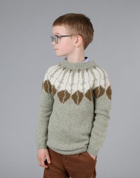 Knitting pattern – Light feather sweater
